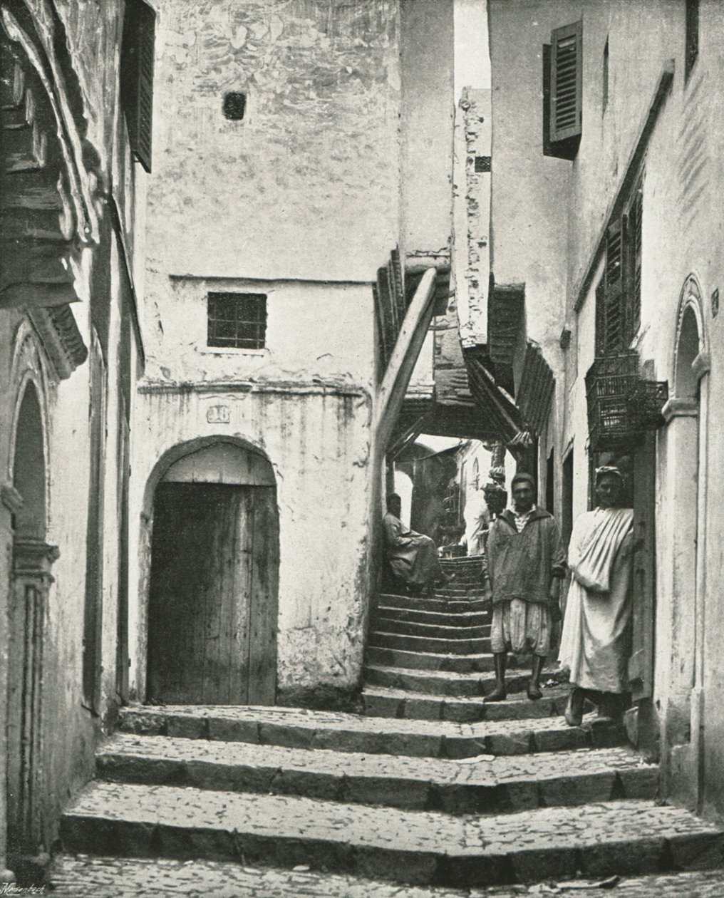 卡斯巴街（Rue de la Kasbah），阿尔及利亚阿尔及尔，1895年。 作者 普尔顿公司