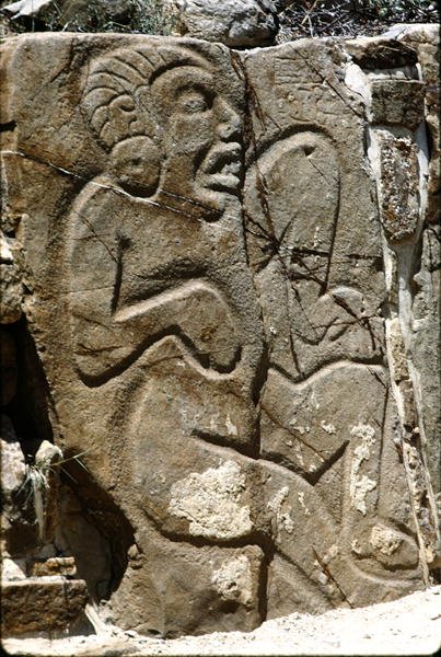 雕刻Danzante（跳舞）人物，c.600-200 BC 作者 前哥伦比亚前哥伦比亚