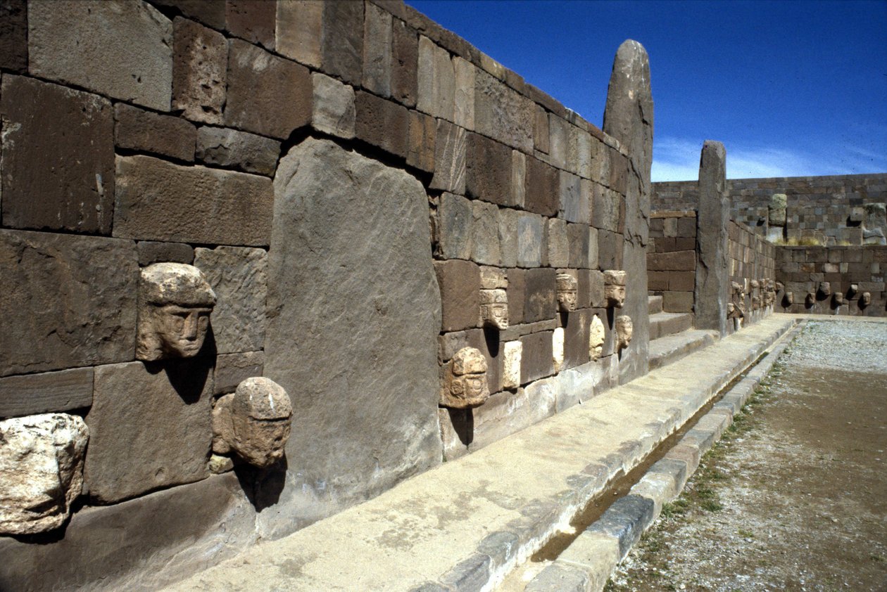 Pre-Columbian archaeological site of Tiahuanaco, Bolivia. 作者 前哥伦比亚前哥伦比亚
