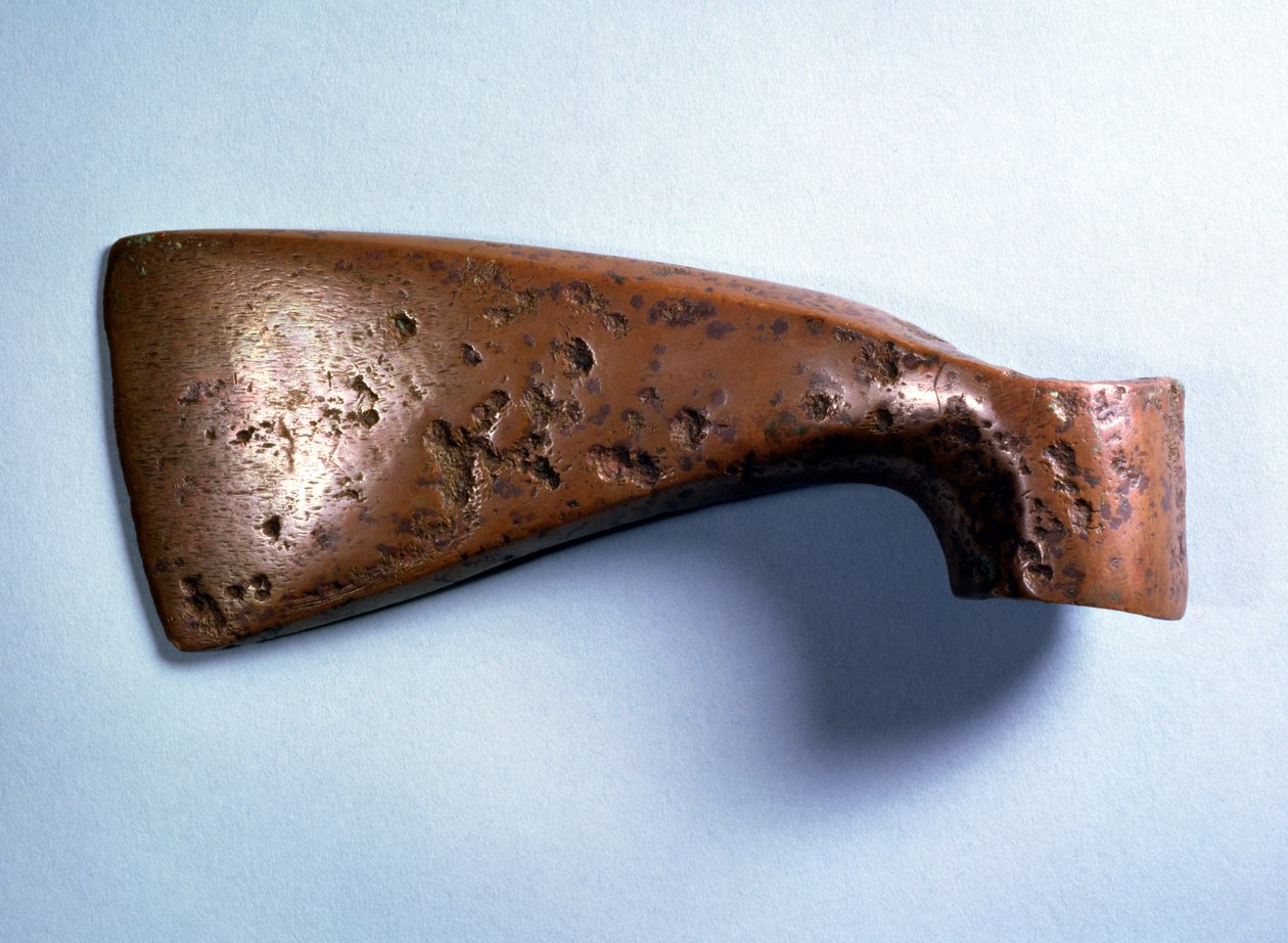 斧头来自Vucedol，Pakrac，Slavonia，青铜时代，公元前2000  -  1000年（青铜） 作者 史前