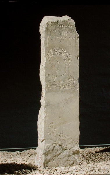 Votive stela，来自迦太基，突尼斯（石灰岩） 作者 布尼奇