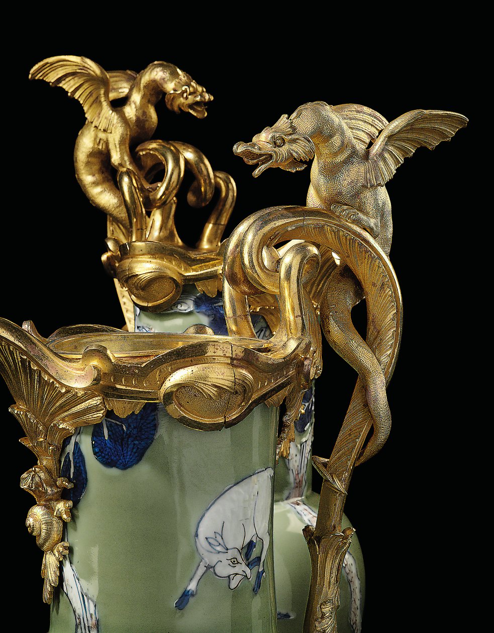 一对路易十五时期的瓷器，1662-1722年，约c.1745-49座（ormolu式瓷器） 作者 清代康熙年间书院