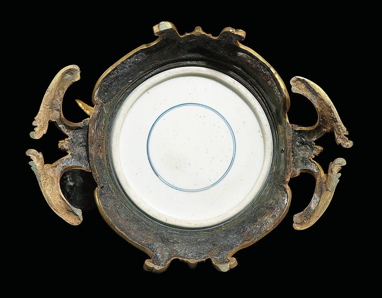 一对路易十五时期的瓷器之一，瓷器1662-1722年，约c.1745-49底座（ormolu瓷） 作者 清代康熙年间书院