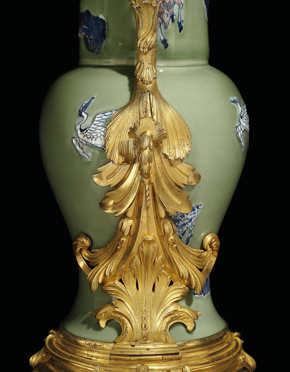 一对路易十五时期的瓷器之一，瓷器1662-1722年，约c.1745-49底座（ormolu瓷） 作者 清代康熙年间书院