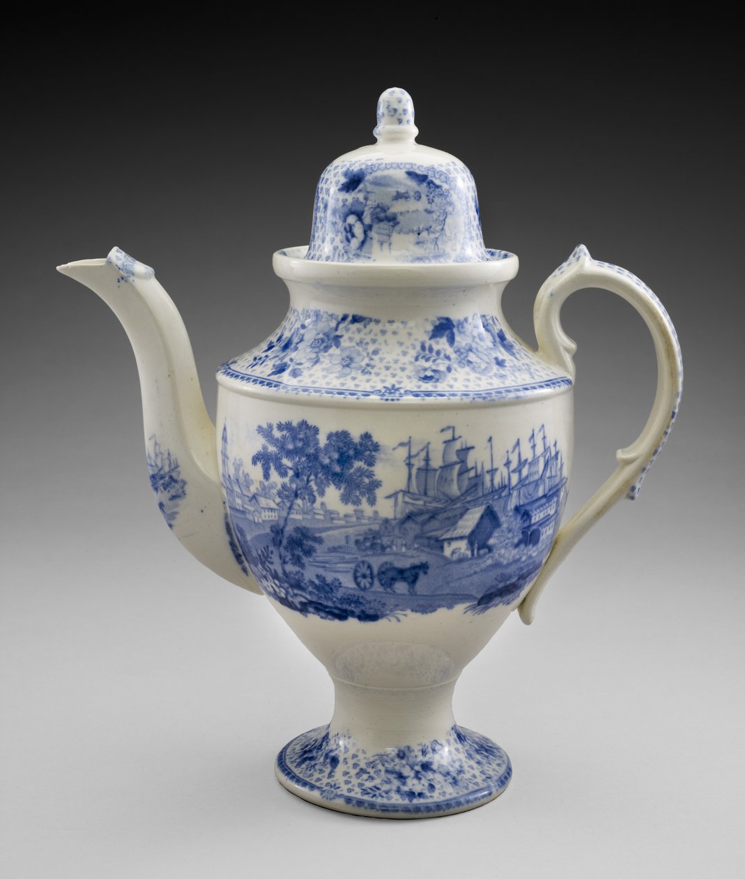 咖啡壶c。 1829年至1832年（带有转移打印的铅釉陶器） 作者 拉尔夫·史蒂文森（Ralph Stevenson）