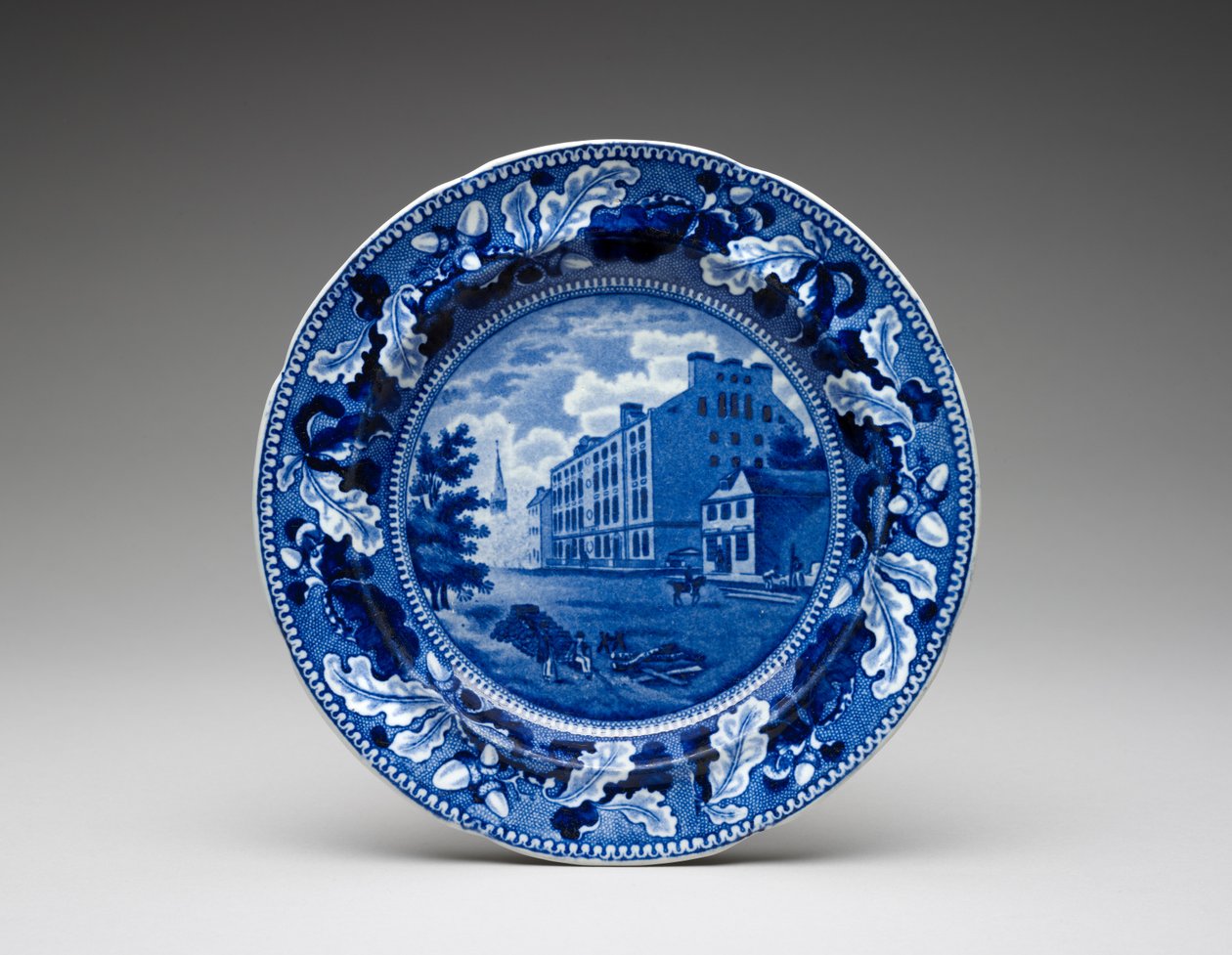 盘子c。 1831-1832年（带转移打印的铅釉陶器） 作者 拉尔夫·史蒂文森（Ralph Stevenson）