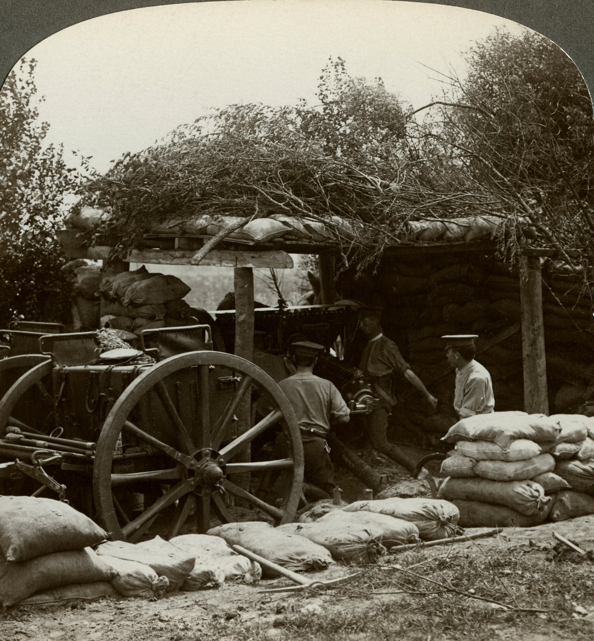 第一次世界大战的炮兵位置，1914-1918年。 作者 现实旅行社