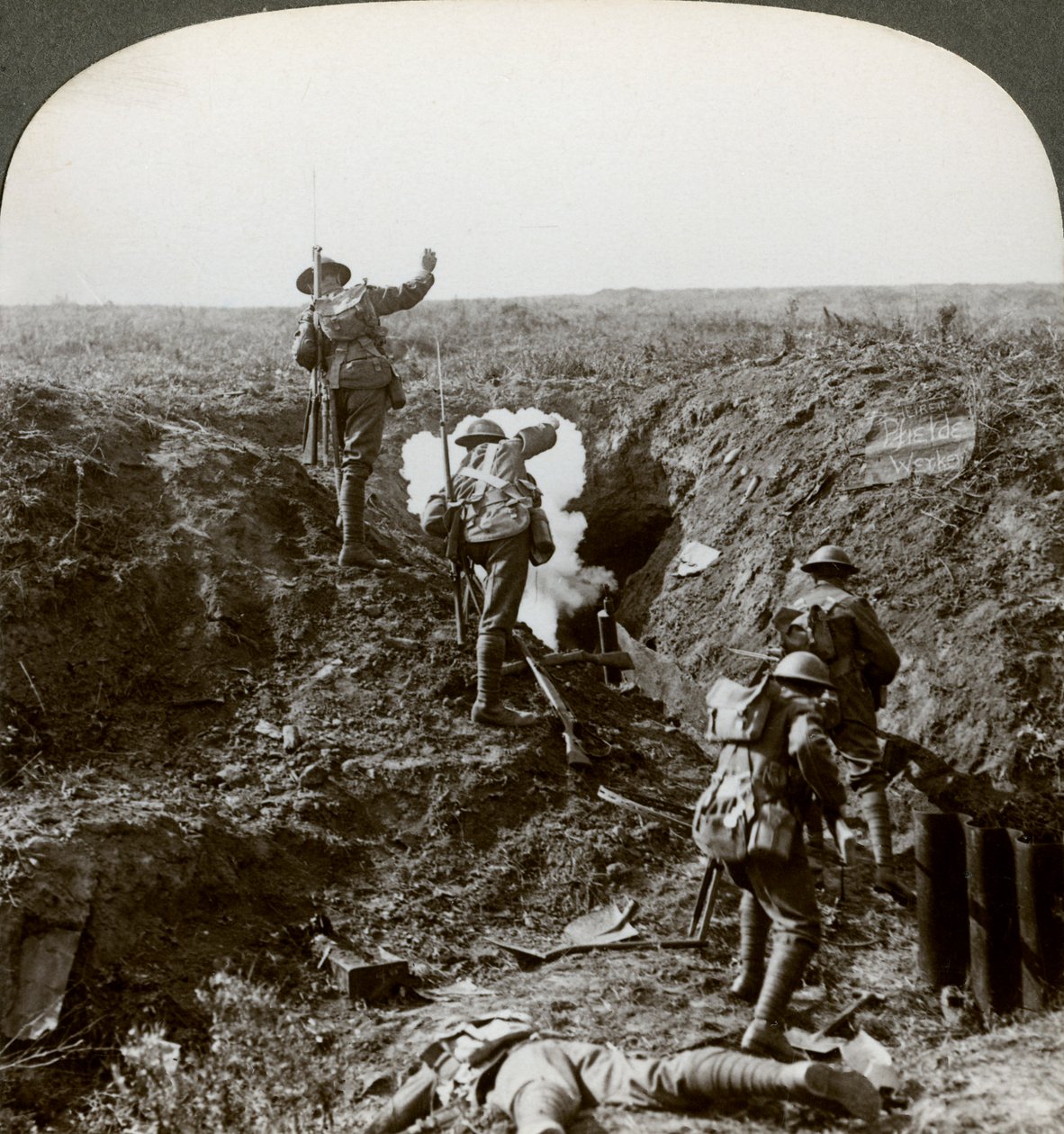 第一次世界大战，1917-1918年，英军进攻兴登堡防线。 作者 现实旅行社