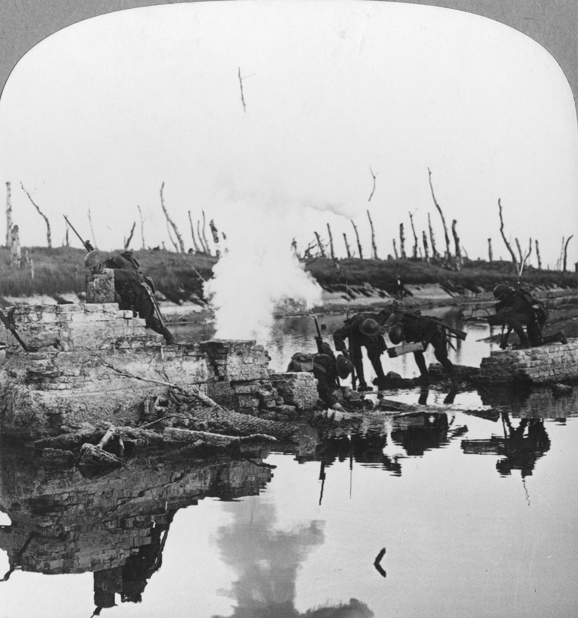 第一次世界大战，比利时法兰德斯，伊瑟尔运河上的英军，c1914-c1918 作者 现实旅行社