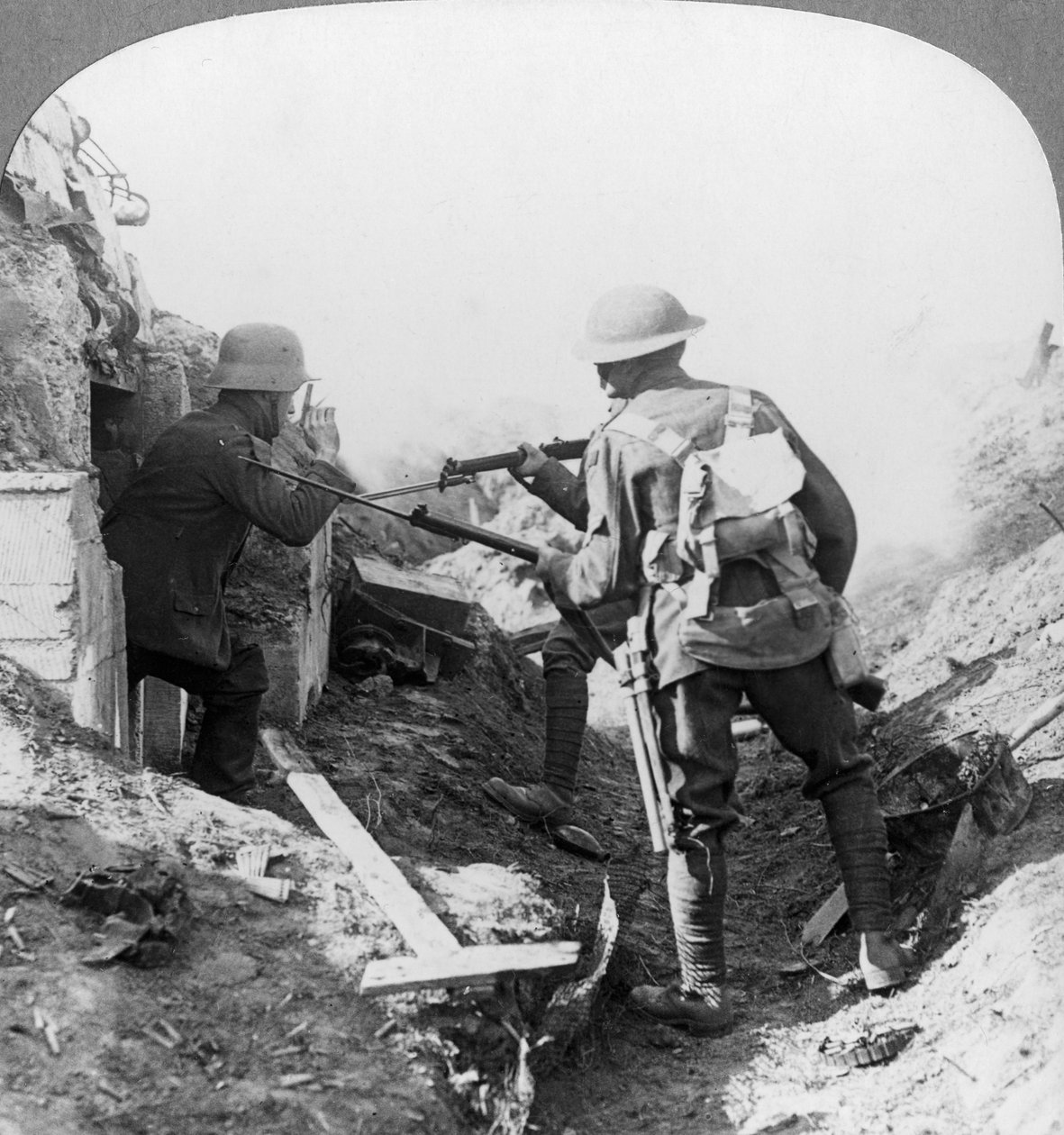 俘虏了德国的机枪手，法国克鲁瓦西耶，第一次世界大战，c1917-c1918 作者 现实旅行社