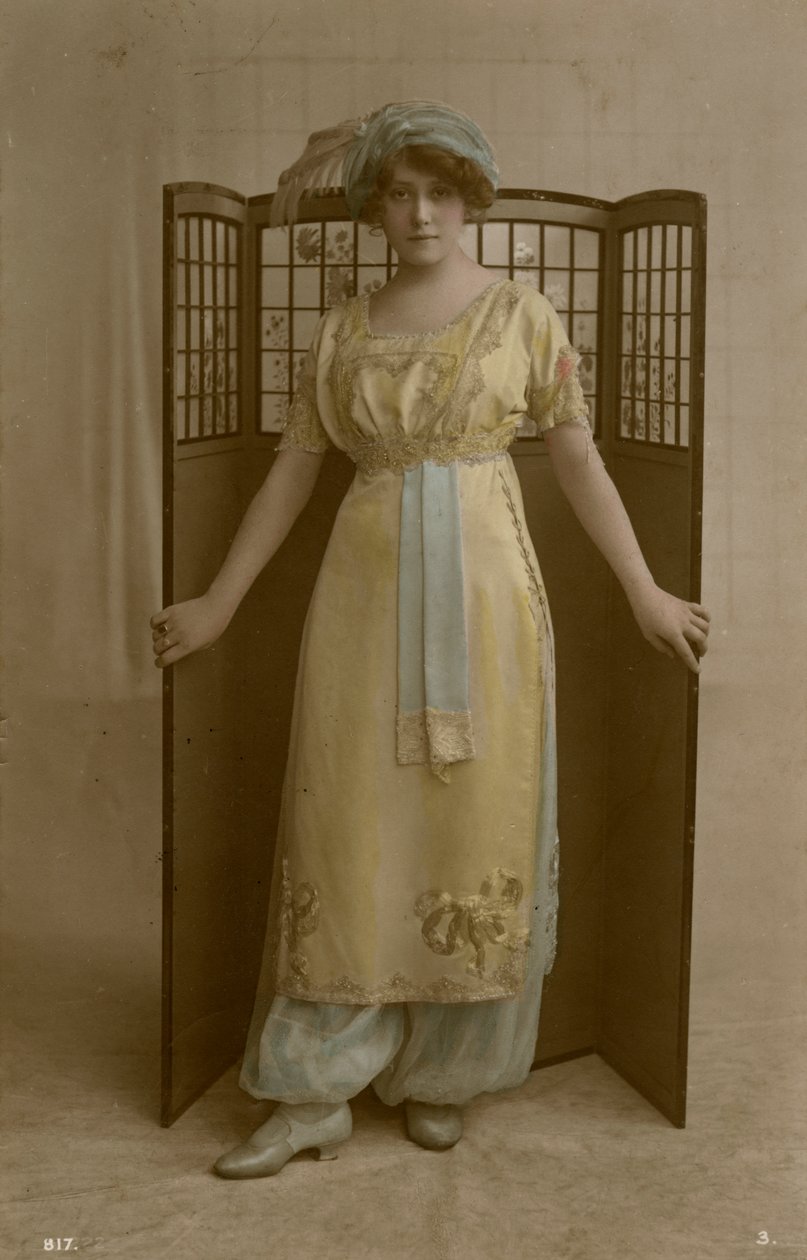 女人，约1920年。 作者 摄政出版公司