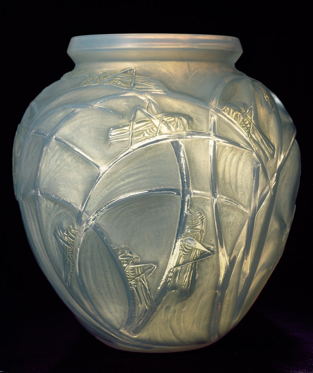 蚱蜢，1913年（蓝色乳白玻璃） 作者 勒内·朱尔斯·拉利克