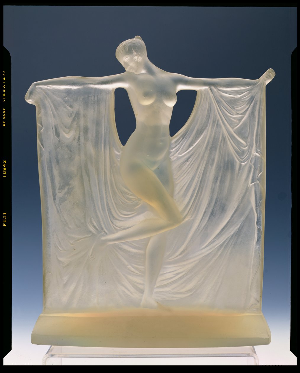 Suzanne au Bain，乳白色玻璃雕像 作者 勒内·朱尔斯·拉利克