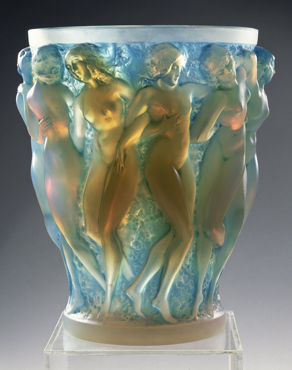 Bacchantes，1927（蛋白石玻璃） 作者 勒内·朱尔斯·拉利克