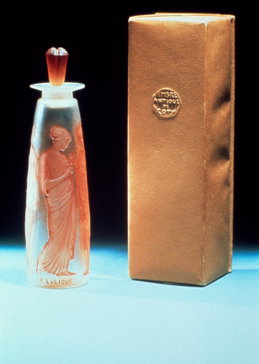 科蒂公司的Ambre Antique香水玻璃瓶 作者 勒内·朱尔斯·拉利克