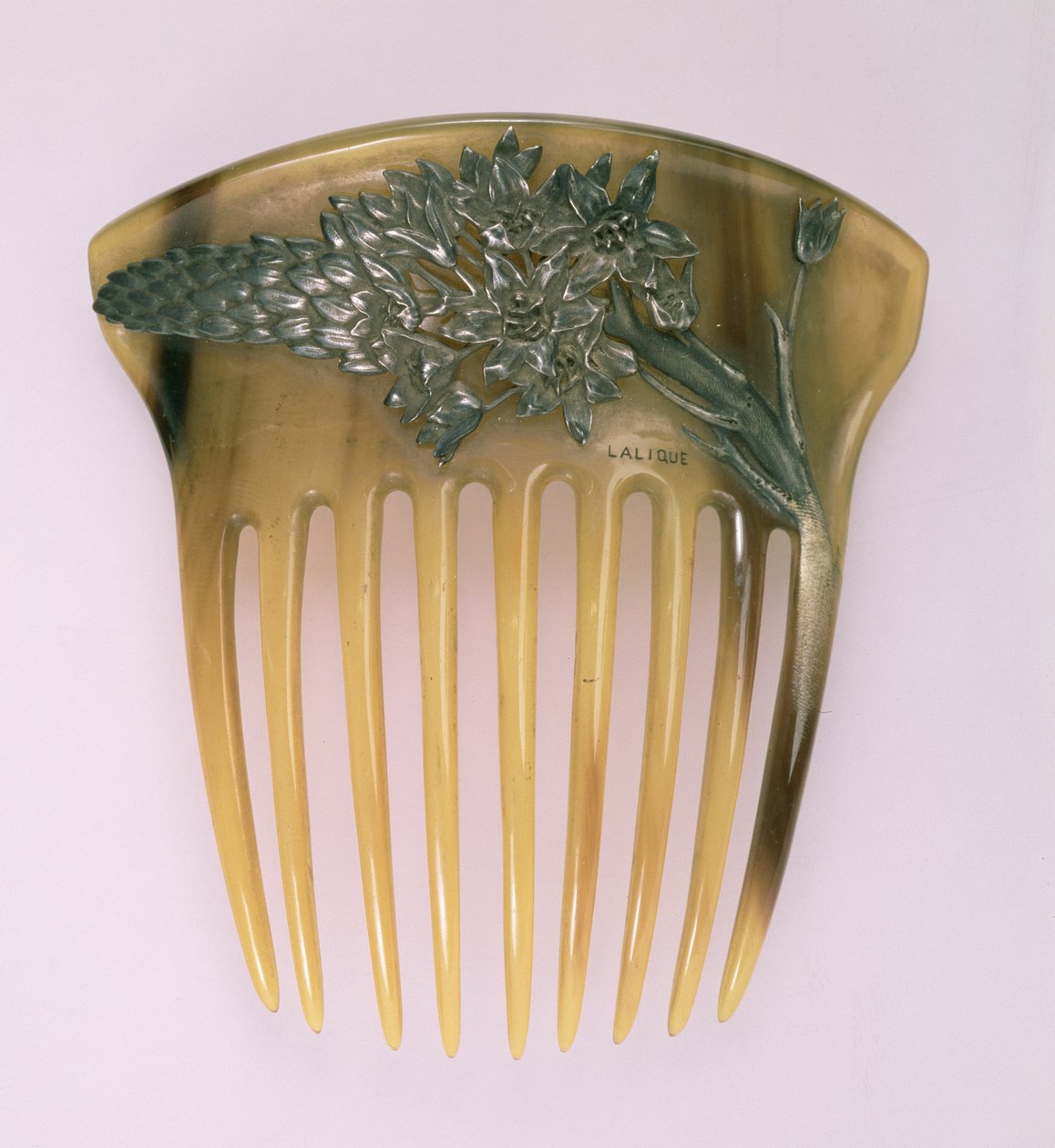 喇叭梳，由Rene Jules Lalique（1860-1945），巴黎，1900-02 作者 勒内·朱尔斯·拉利克