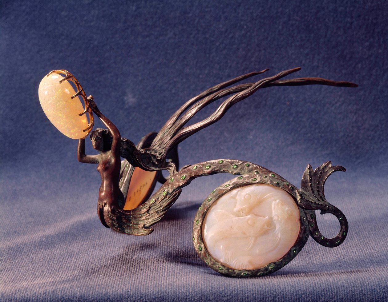 珠宝：由 Rene Lalique (1860-1945) 实现的 Diademe 作者 勒内·朱尔斯·拉利克