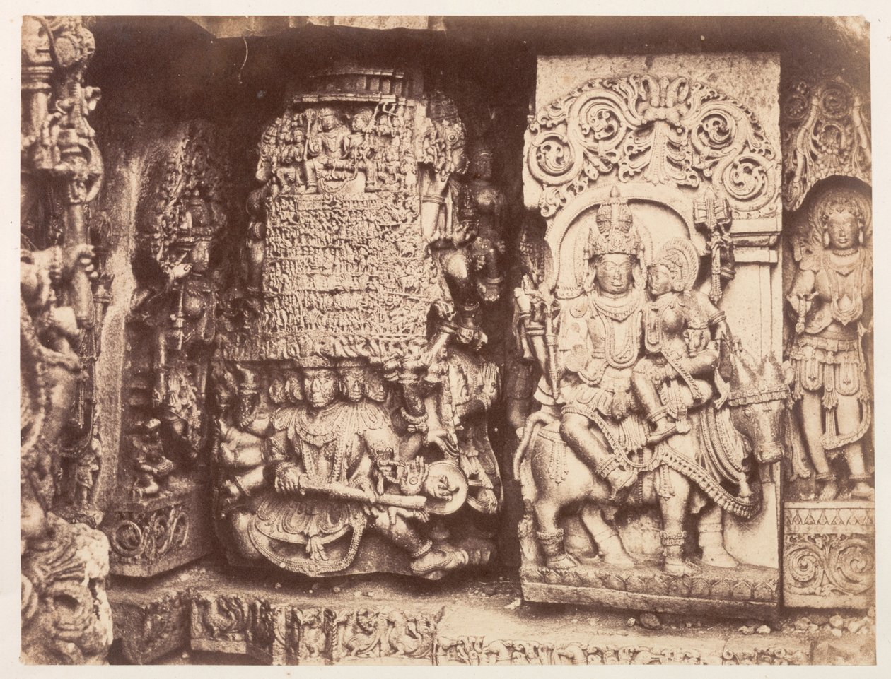 Hoysalesvara寺的雕塑，Halebid，1856-1857。 作者 理查德·班纳·奥克利
