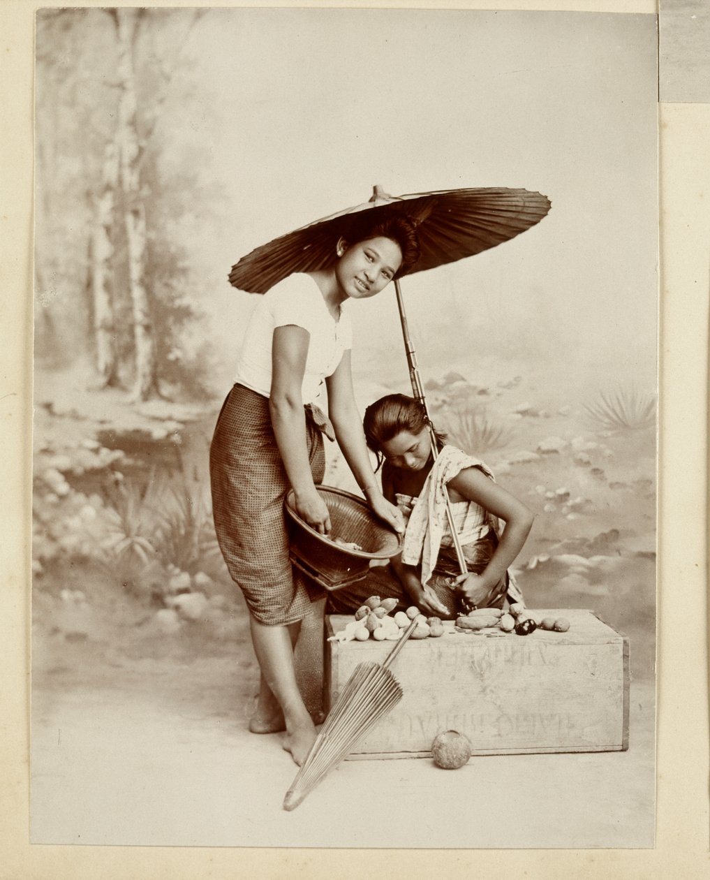 拿着遮阳伞的女孩，1890年 作者 罗伯特·伦茨