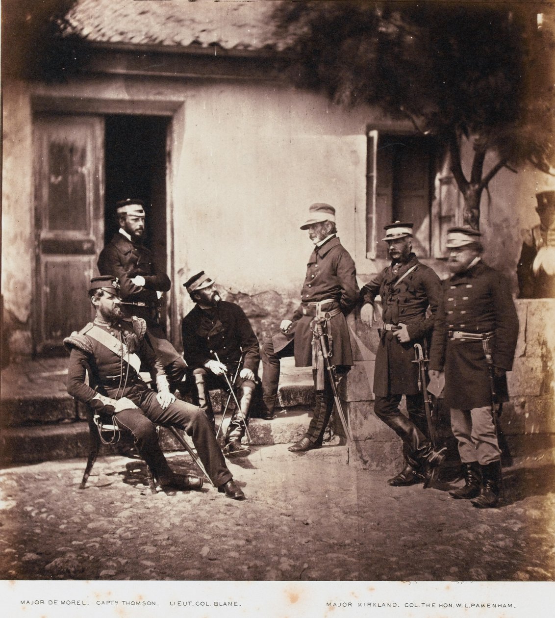 詹姆斯·巴克纳尔·巴克纳尔·埃斯特考特少将，1855年与克里米亚战争相关的52张照片专辑 作者 罗杰芬顿