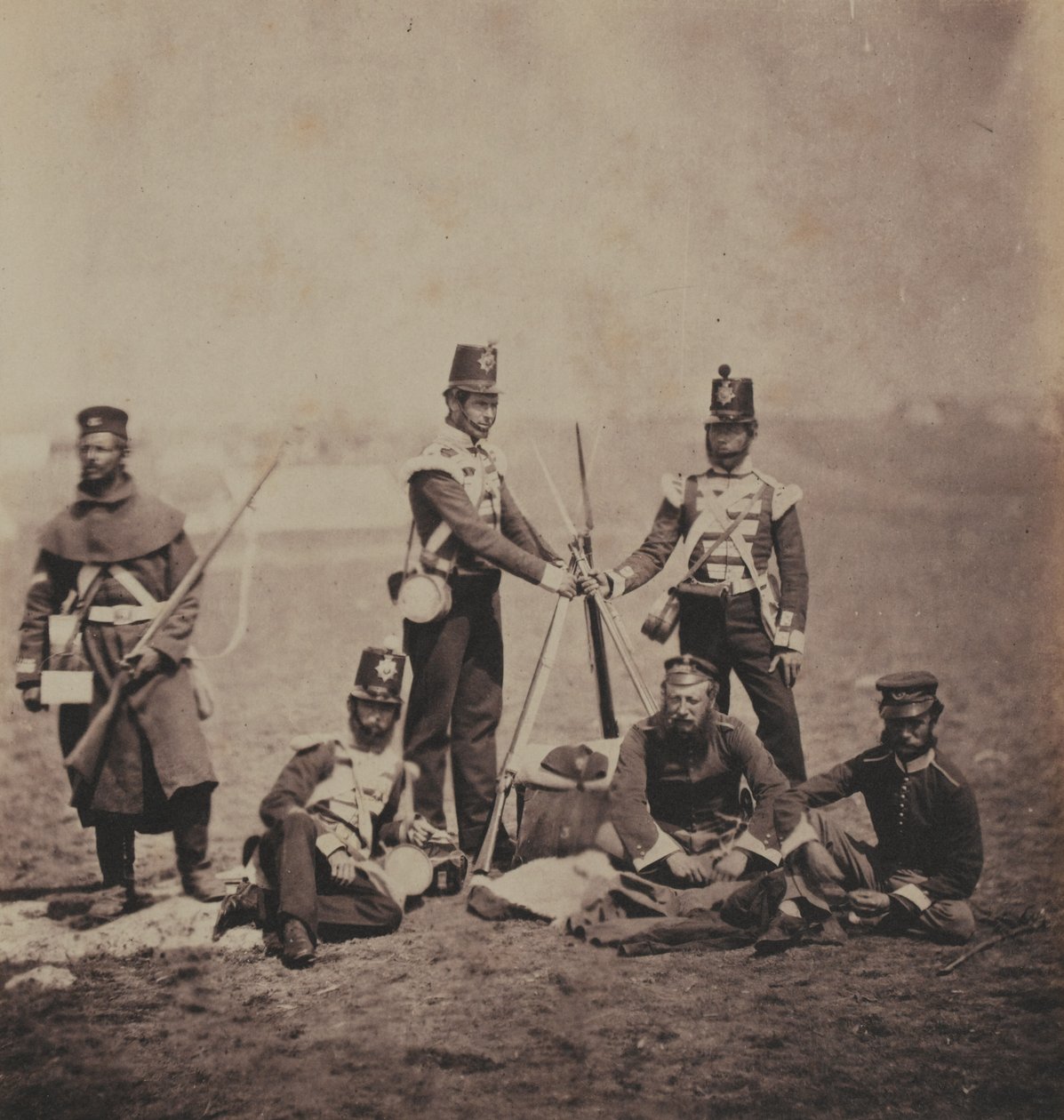第5届（东肯特郡）足部军团（The Buffs）的官兵与1855年克里米亚战争相关的52张照片专辑 作者 罗杰芬顿