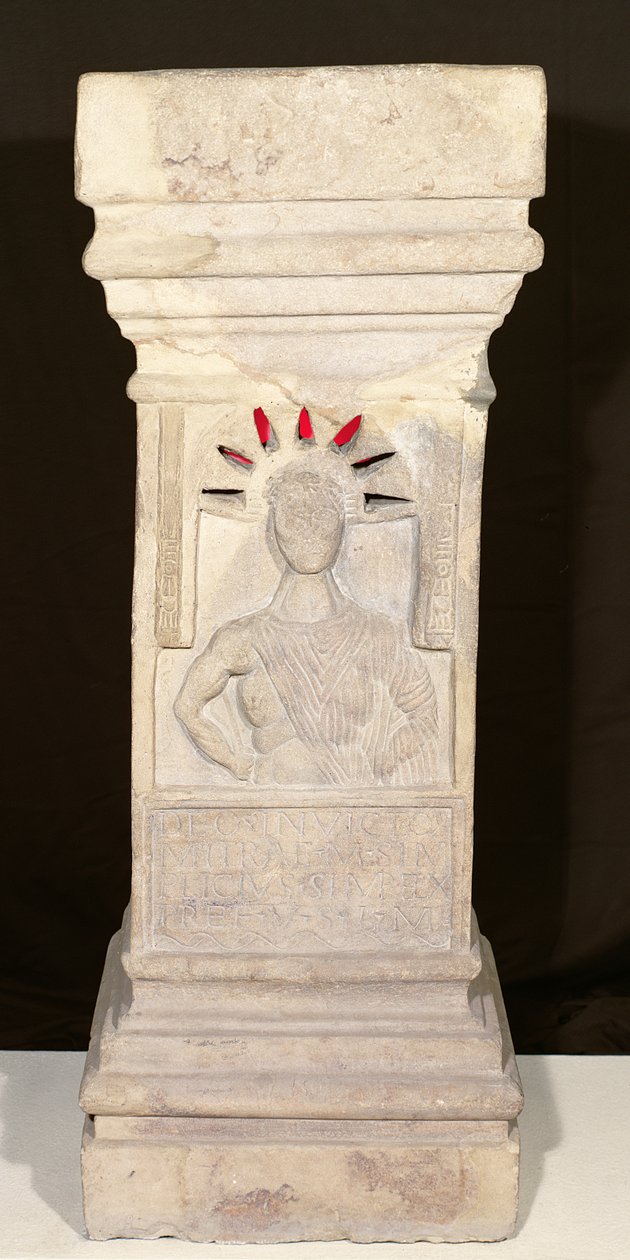 来自Mithraeum，Carrawburgh，公元前300年的祭坛 作者 小说