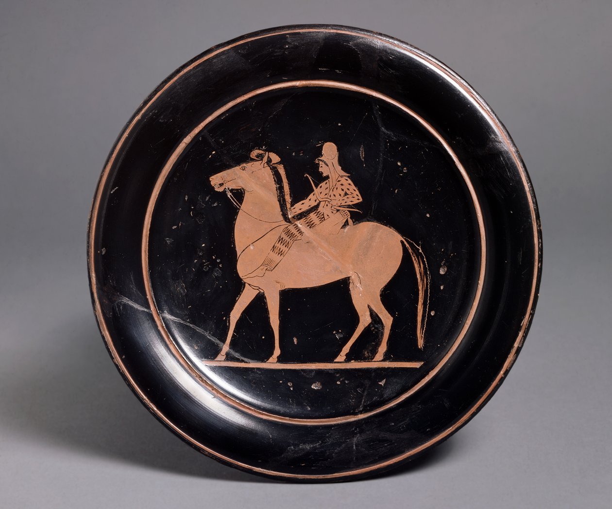 阁楼红色图显示在东方服装，inscribeld Miltiades kalos，公元前520-510（陶瓷）安装弓箭手 作者 小说