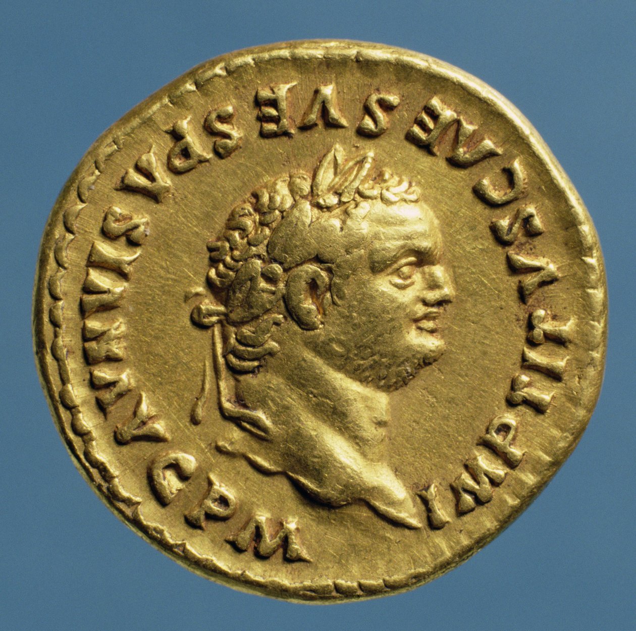 Titus（公元79年 - 公元81年）的Aureus（正面）戴着月桂花环。 （金）铭文：IMP TITVS CAES VESPASIAN AVG PM 作者 小说