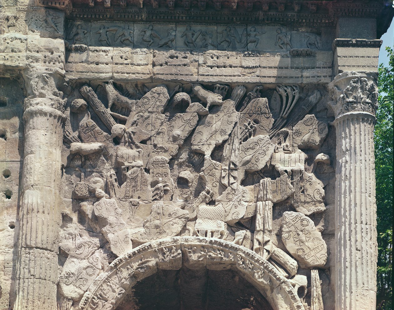 从Arc de Triomphe照片的右手曲拱的战斗员的细节 作者 小说