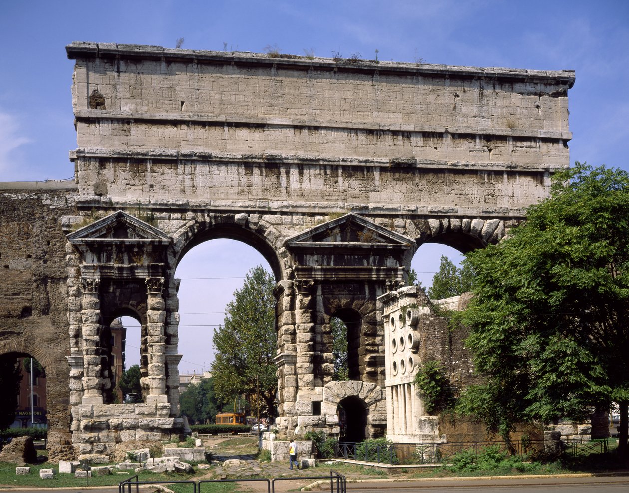 Porta Maggiore，由公元52年的Claudius建造 作者 小说