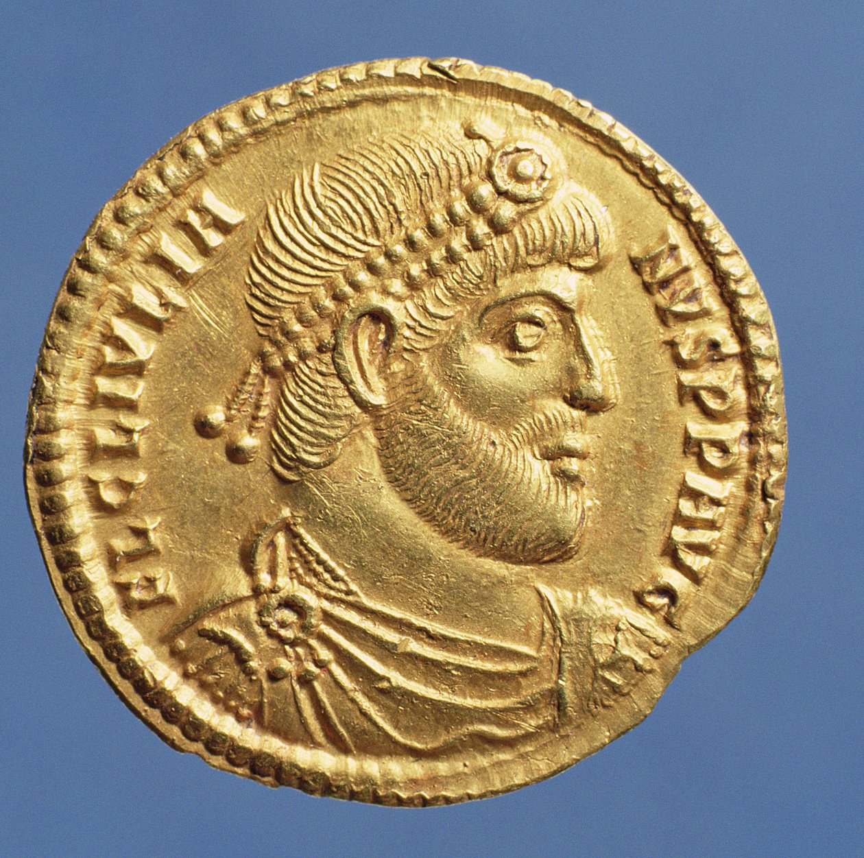 Julian the Apostate（361-363）的Solidus（正面）披着，戴着王冠。铭文：FL CL IVLIANVS PP AVG（金色） 作者 小说