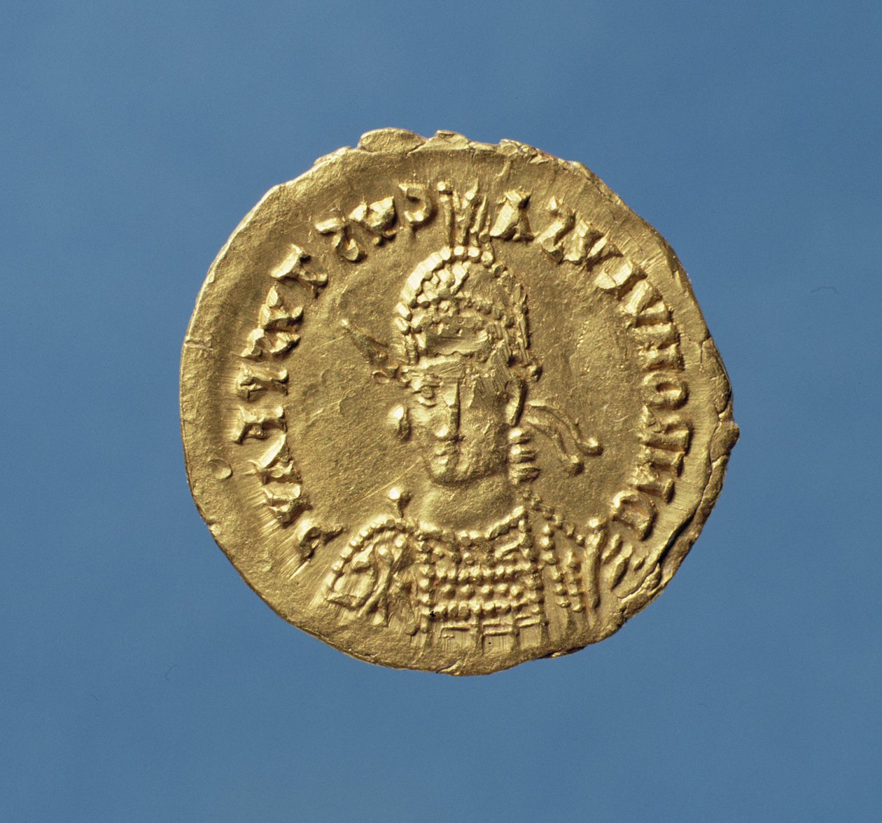 Romulus Augustulus（475-476）戴头盔（正面）头盔，cuirassed，右肩带矛，左侧盾牌（金色）铭文：DN ROMVLVS AVGVSTVS PF AVG 作者 小说