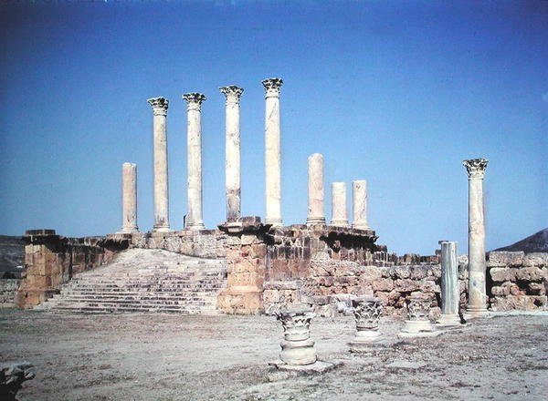 Capitolium的看法，c.168 AD 作者 小说