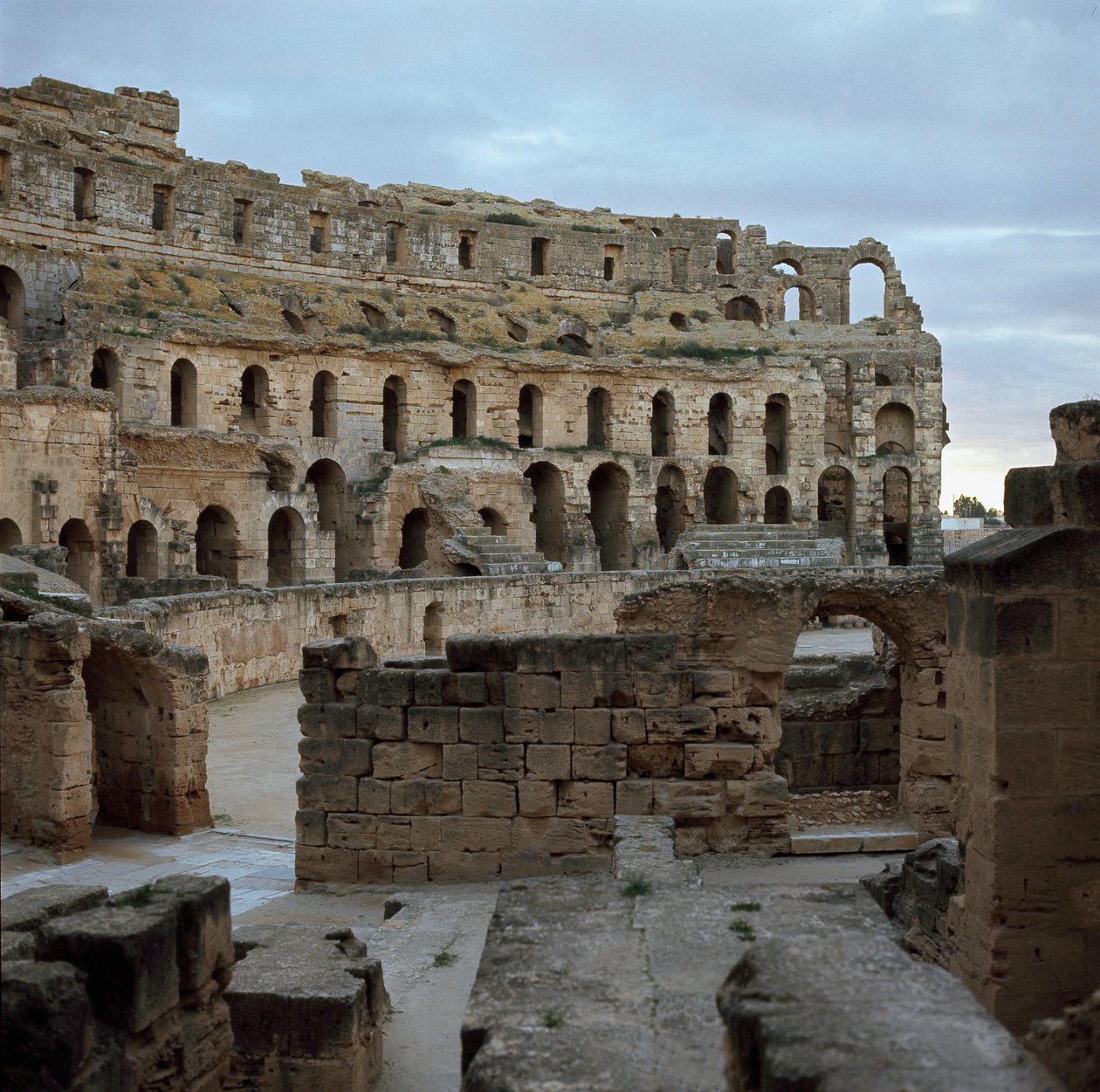 el Djem 圆形剧场，c。 公元238年 作者 小说