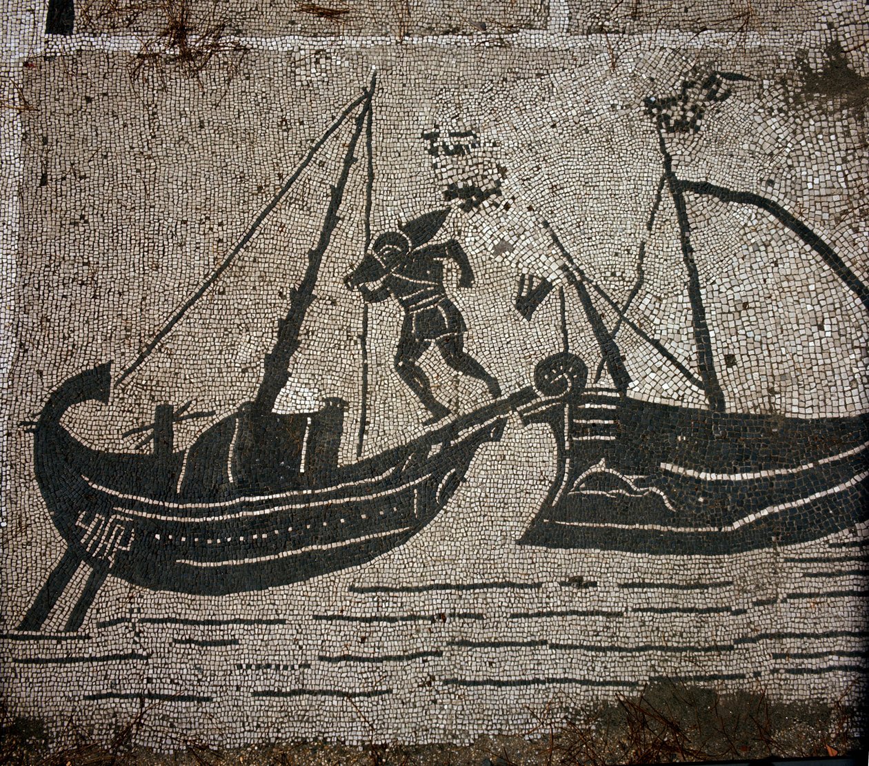 古奥斯蒂亚（Ostia）。 公司广场。 Sabratha Seafarers Corporation 的马赛克。 在船上装载货物。 作者 小说