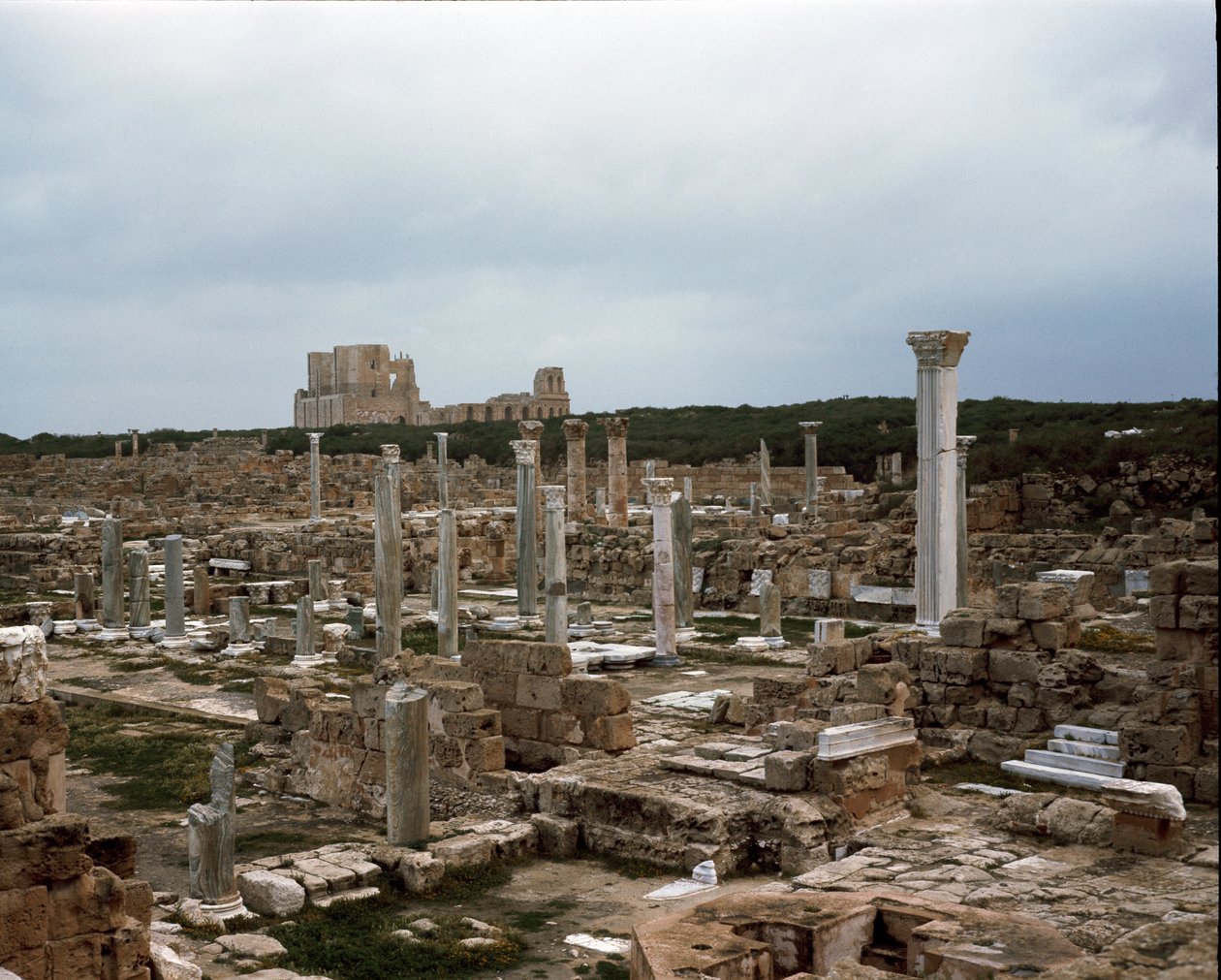 Archeological site and roman theater, 2nd-3rd century 作者 小说