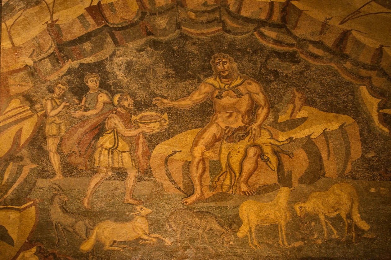 独眼巨人地板马赛克，意大利西西里岛阿尔梅里纳广场的Romana del Casale别墅 (照片) 作者 小说