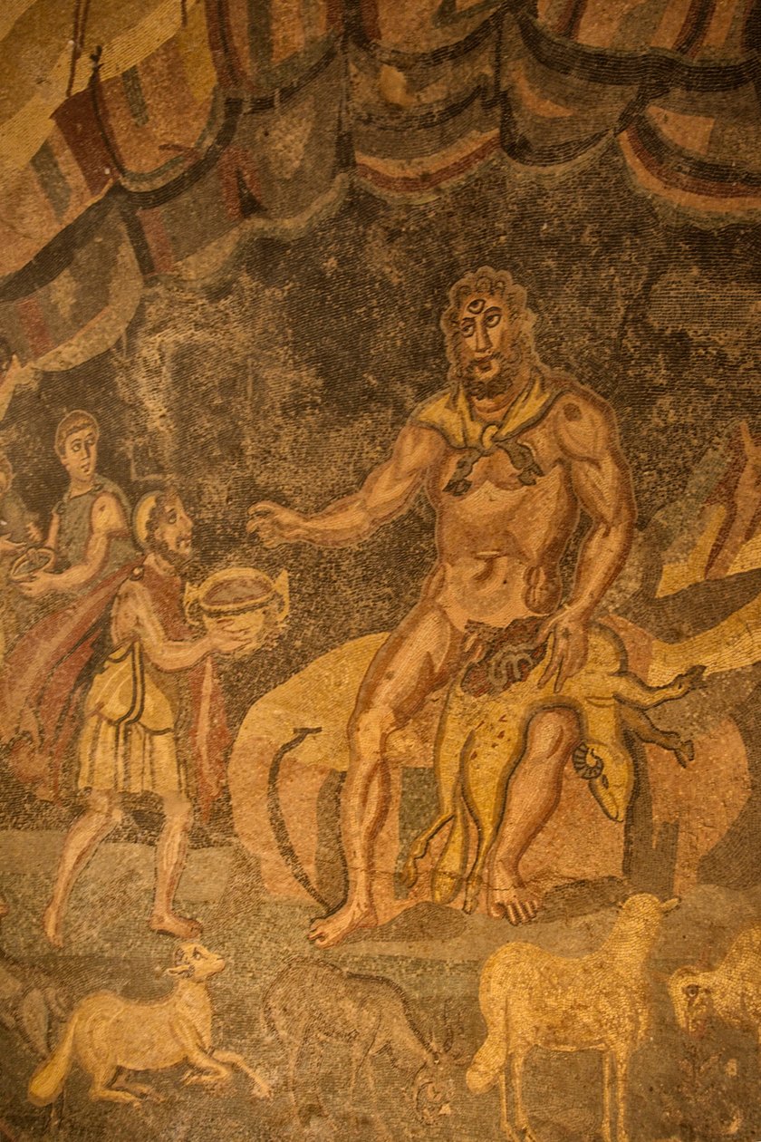 独眼巨人地板马赛克，意大利西西里岛阿尔梅里纳广场的Romana del Casale别墅 (照片) 作者 小说