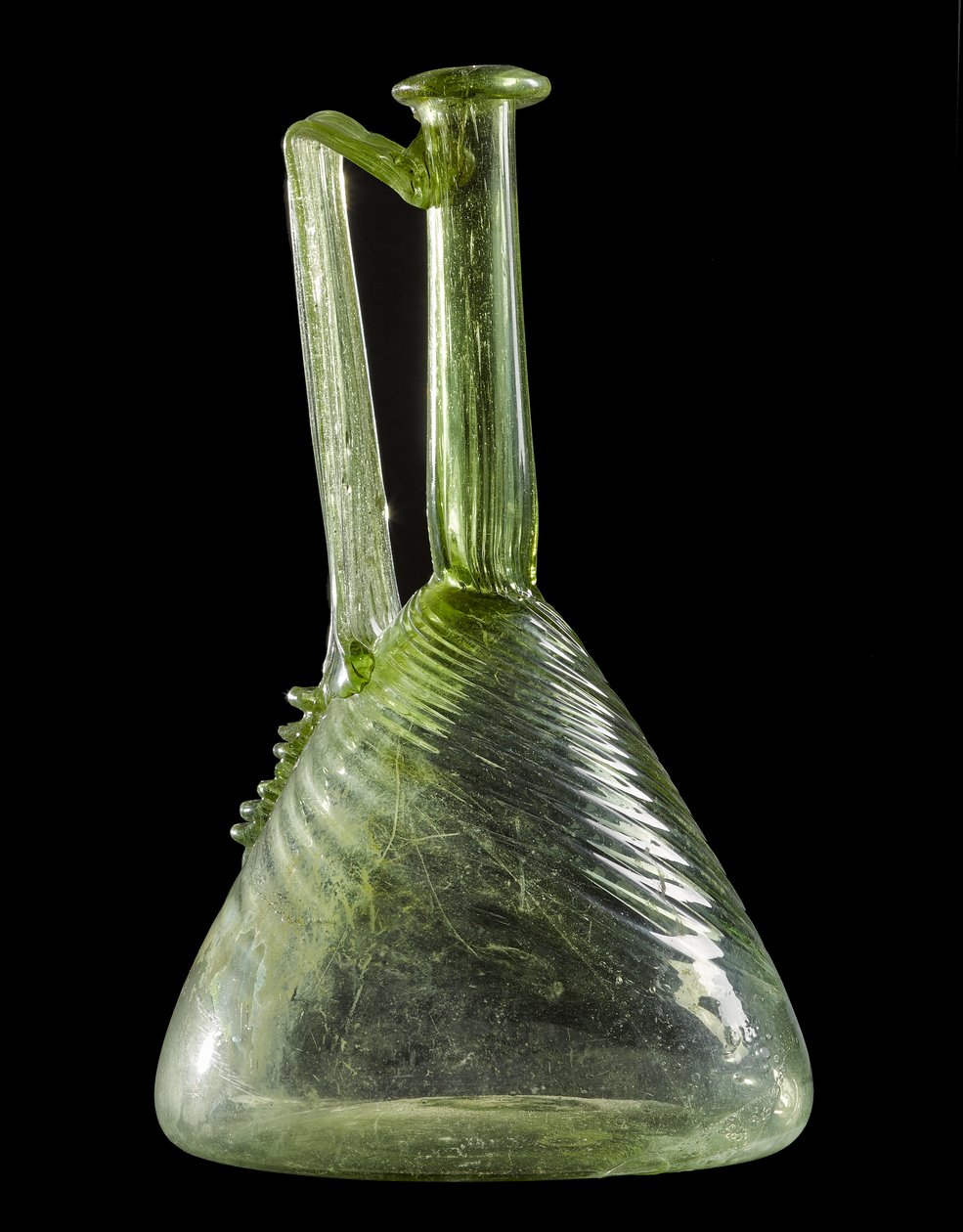 Flagon，来自Brackenbraes，Turriff，Aberdeenshire（吹制绿色玻璃） 作者 小说