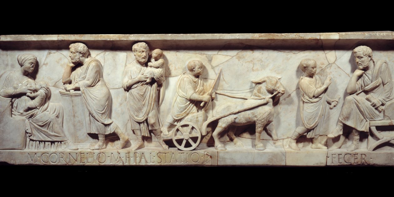 公元 150 年左右的 Marcus Cornelius Statius 石棺碎片 - 古罗马：罗马石棺的脸。 孩子从出生到学习的生活场景。 巴黎，卢浮宫 作者 小说