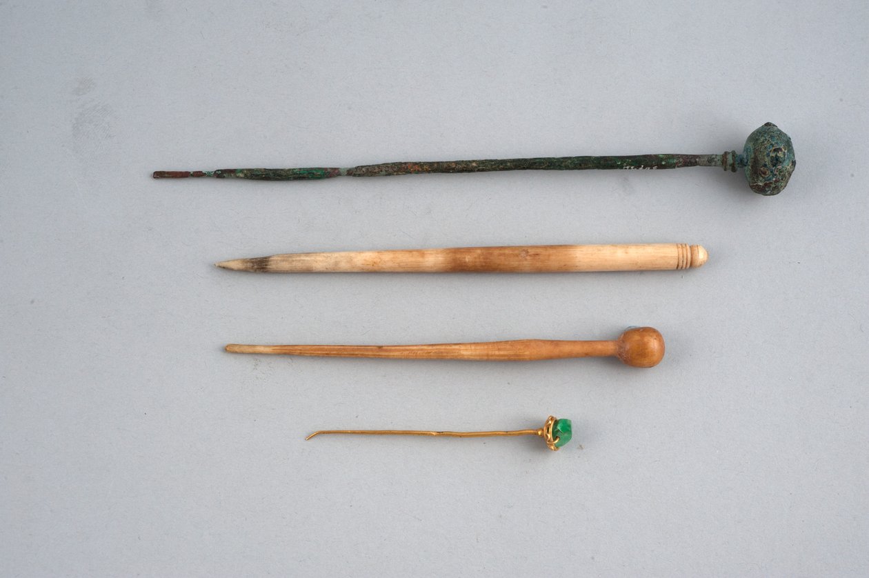 发夹（青铜，骨头，金和祖母绿） 作者 小说