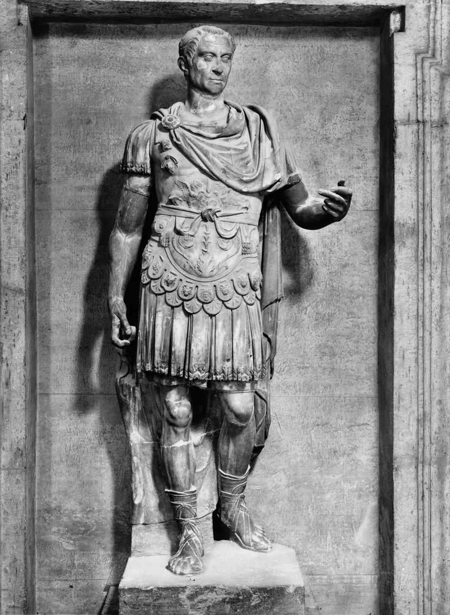 Julius Caesar（公元前 100-44 年）（大理石）（黑白照片） 作者 小说