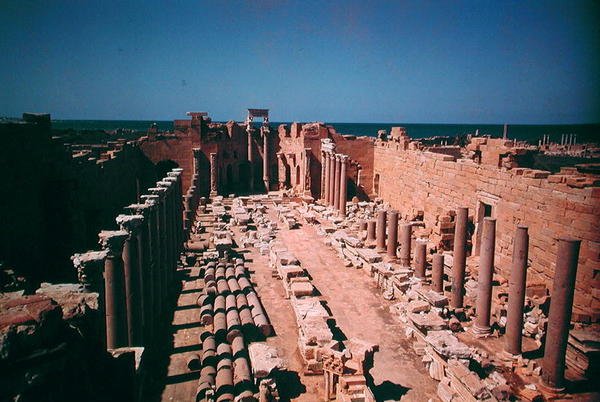Leptis Magna, Labdah (石灰岩) (照片) 作者 小说