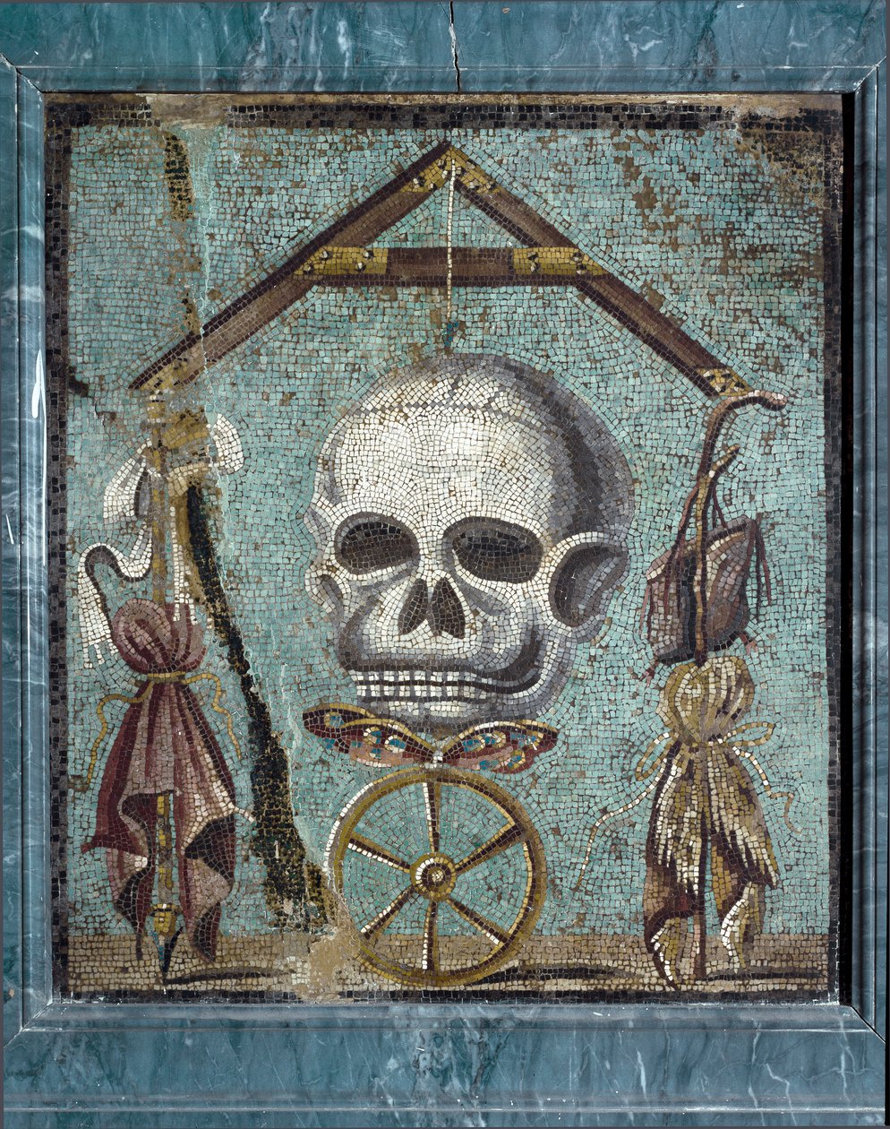 罗马艺术：Memento mori，生与死的象征。 来自庞贝城的马赛克。 风格二。 尺寸 47x41 厘米，那不勒斯国家考古博物馆 作者 小说