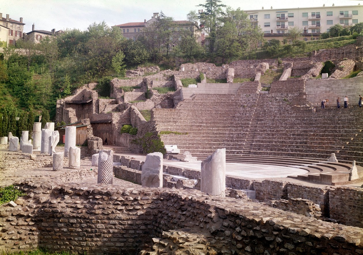 罗马古董：里昂罗马剧院，位于富维耶尔（罗纳河）山上，可追溯到公元前 1 世纪。 作者 小说