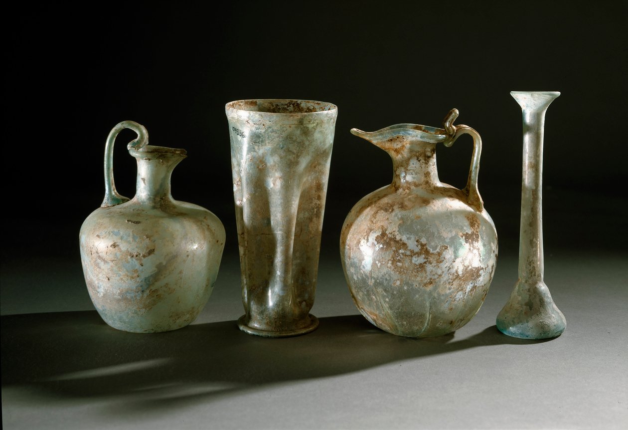 Roman art: jugs, jugs and glass vases from Pompei. 1st century Museo Archeologico Nazionale, Naples 作者 小说