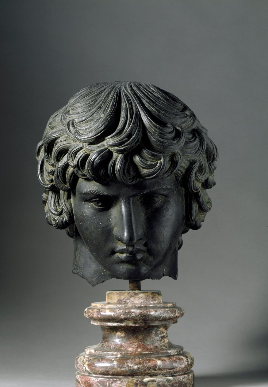 罗马艺术：代表哈德良皇帝的年轻情人 Antinous（或 Antinoo，约 110-130 年）。 青铜雕塑。 佛罗伦萨，考古博物馆 作者 小说