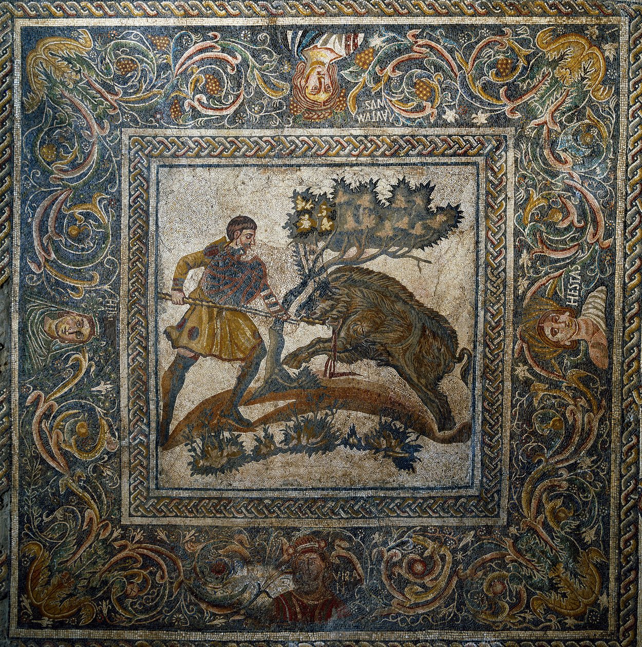 Roman art: “” wild boar hunt””” Mosaic of the 4th century AD from the Roman villa of Las Tiendas. Merida, Museo Nacional de Arte Romano, Spain 作者 小说