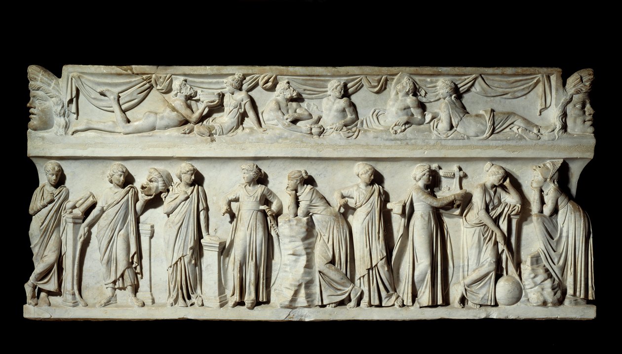 Sarcophagus des Muses：代表艺术和文学的缪斯女神。 大理石雕塑。 公元 150 年。 巴黎，卢浮宫博物馆。 作者 小说