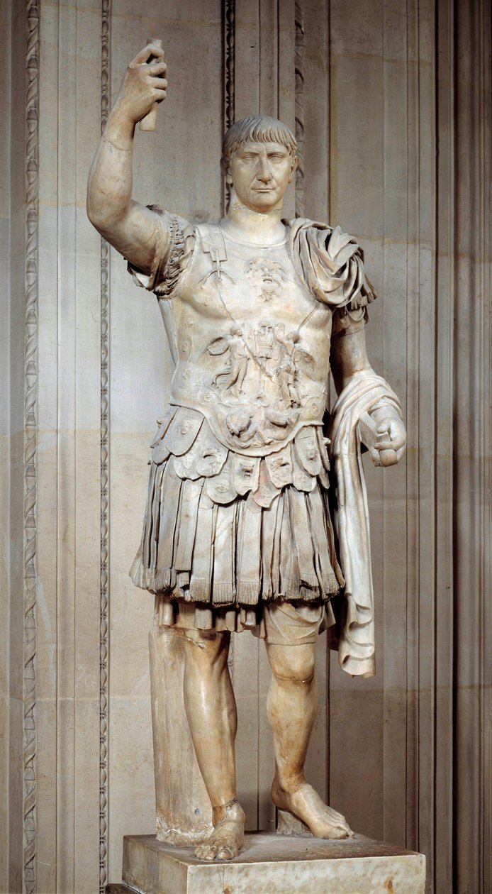 罗马皇帝图拉真 (Marcus Ulpius Traianus 或 Traiano)（公元 53-117 年）雕像，战舰。 公元 108 年左右。 Sun 2 m 巴黎，卢浮宫 作者 小说